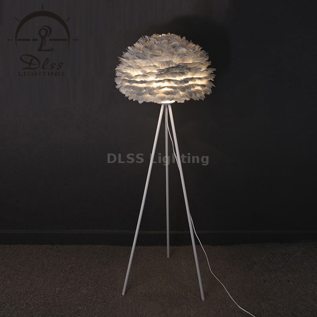 Inspiration on Lighting Design Lampe de table trépied en plumes blanches et grises Lampadaire 9812