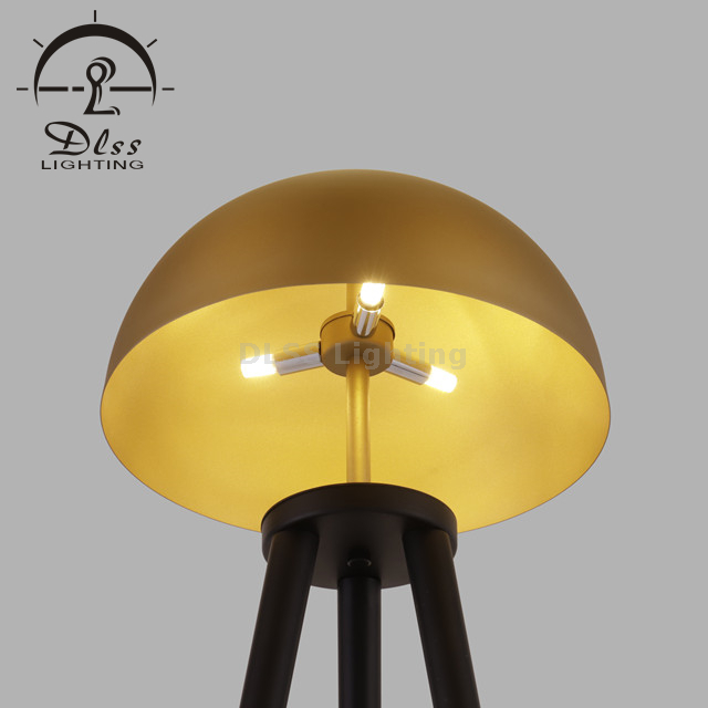 Lampe de table moderne avec abat-jour en dôme doré et trépied en plus de la lampe de bureau 9313