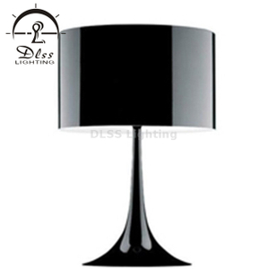 Gentleman Lampe de table en aluminium noir Contemporain