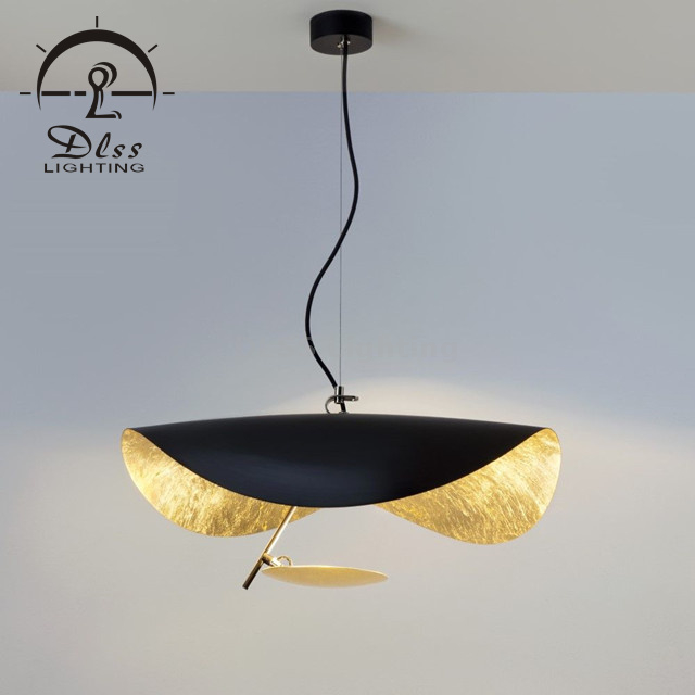 Suspension moderne à grande feuille, lustre d'art créatif noir + abat-jour doré, suspension décorative de luxe